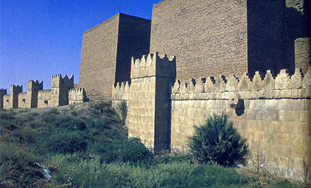 daesh destruye la antigua muralla de Ninive